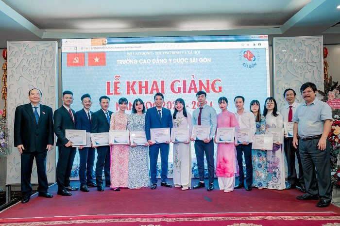 Trường Cao đẳng Y Dược Sài Gòn tổ chức lễ khai giảng năm học 2020-2021 và kỷ niệm 38 năm ngày nhà giáo Việt Nam 20/11