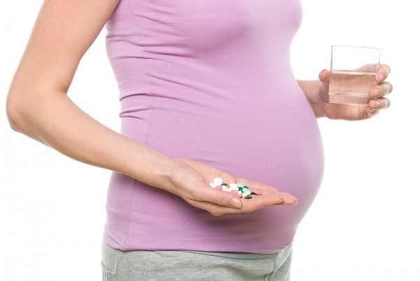 Thuốc Duphaston 10mg có công dụng dưỡng thai điều trị rối loạn kinh nguyệt