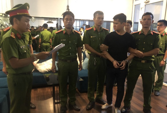 Đối tượng Lê Quang Huy Phương bị công an bắt giữ