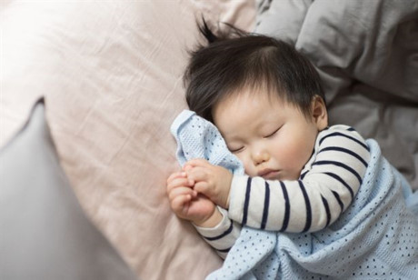 Dấu hiệu trẻ ngủ nhiều bất thường cũng có thể triệu chứng sớm của chậm phát triển tâm thần