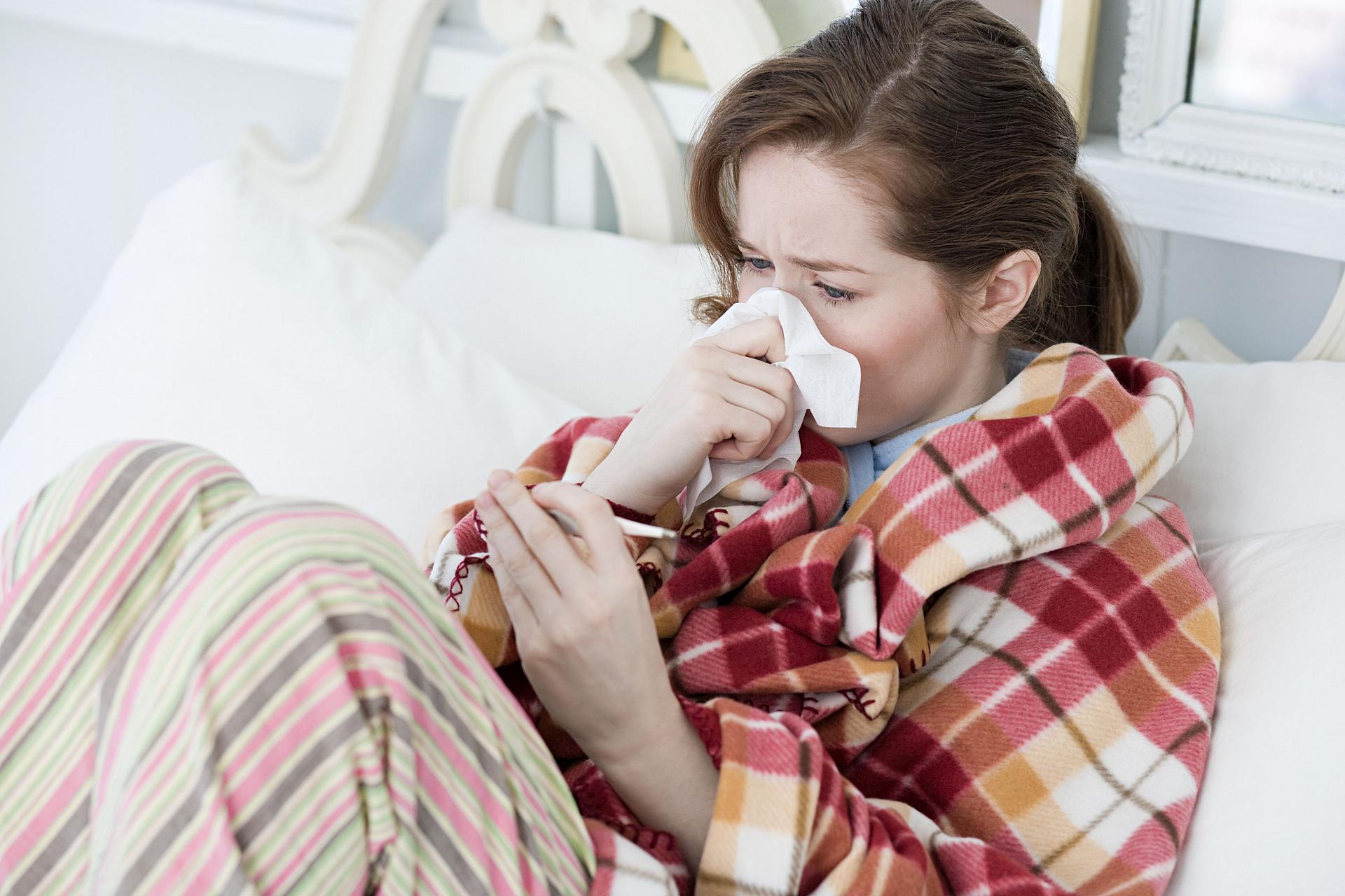 Cảm cúm sẽ khiến người bệnh bị mệt mỏi trong thời gian dài và đau nhức toàn thân