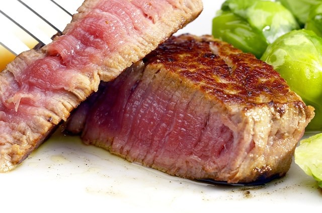  Thịt bò tái là món ăn nhiều người ưa thích