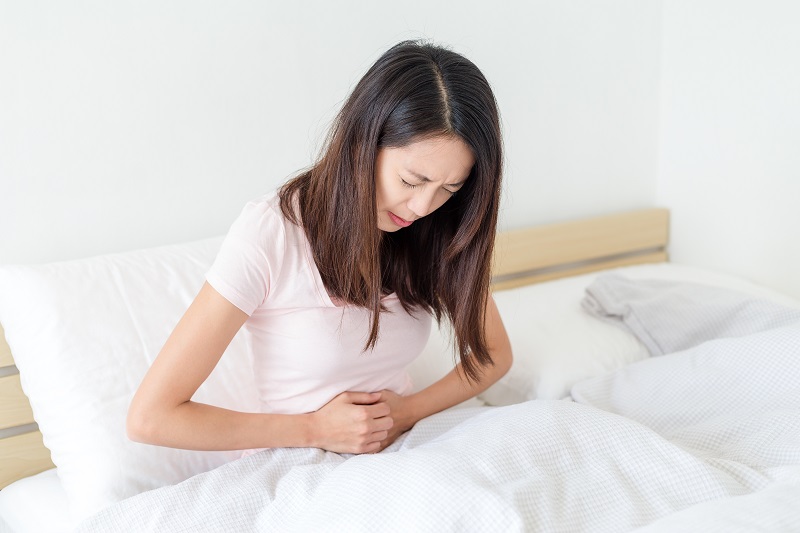 Những tác dụng phụ có thể gặp phải khi sử dụng Ambelin như đau bụng và buồn nôn