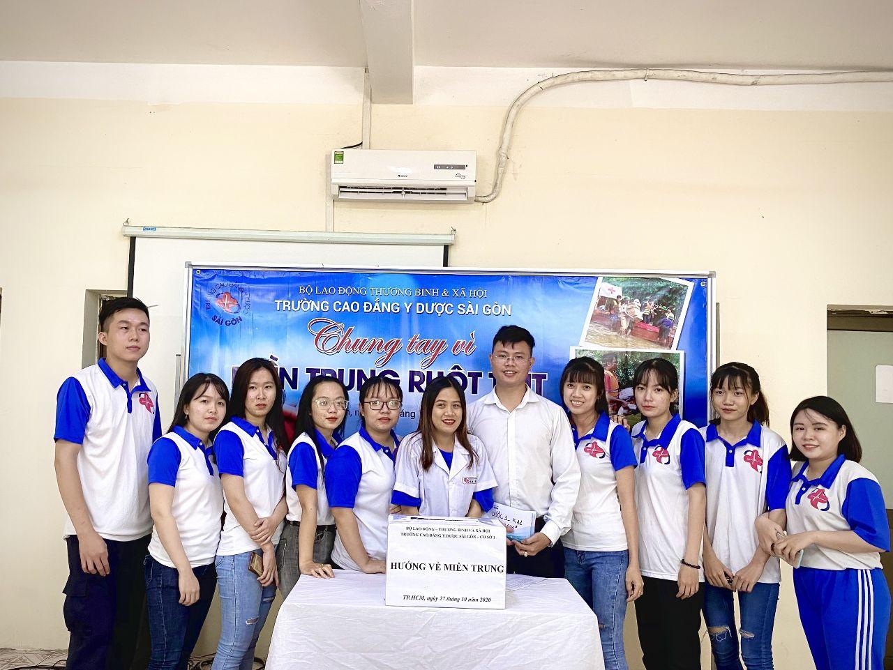 Trường Cao đẳng Y Dược Sài Gòn chung tay ủng hộ đồng bào Miền Trung
