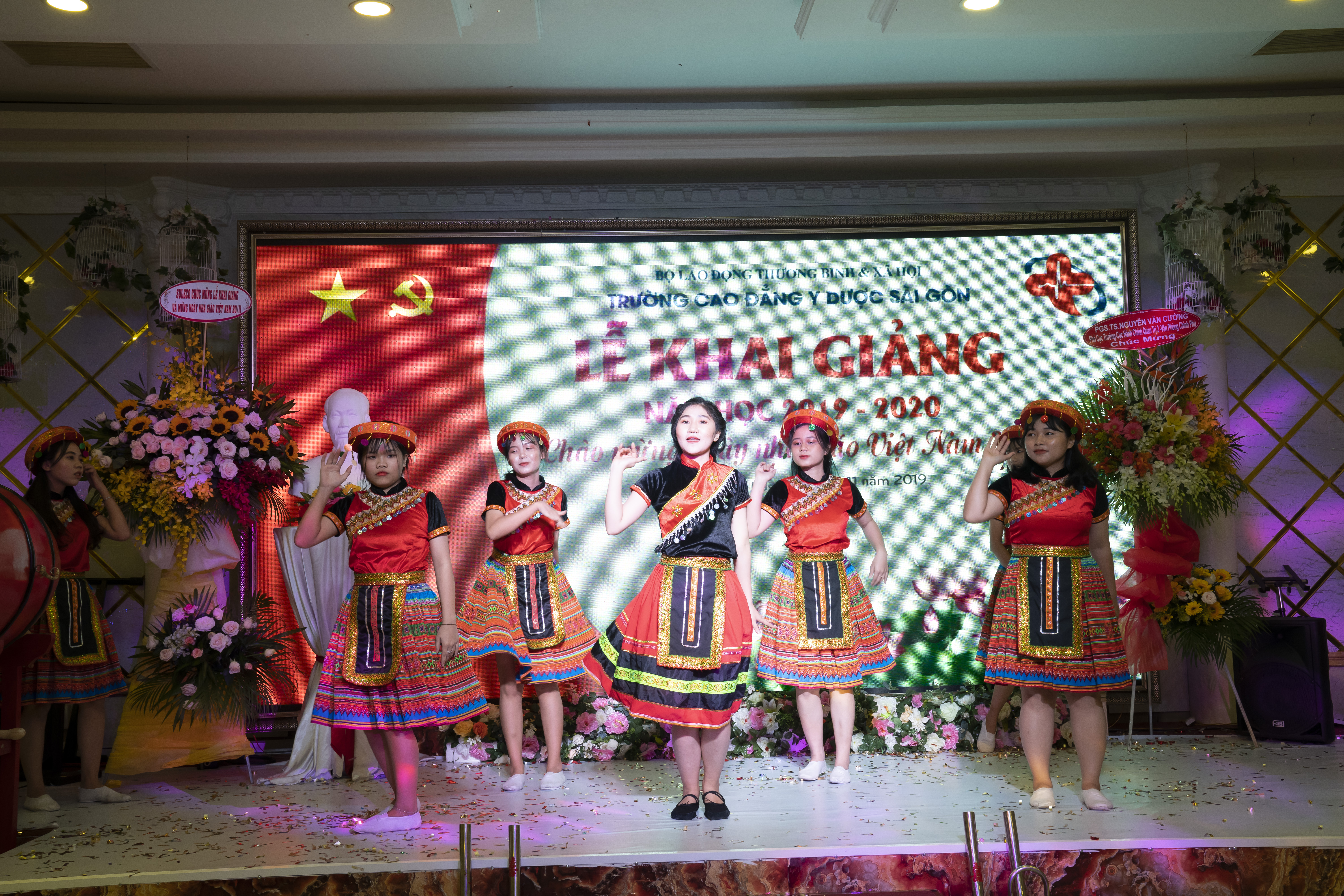 Một số tiết mục văn nghệ của sinh viên trong buổi Lễ chào mừng năm học mới 2019 – 2020 và chào mừng ngày Lễ Nhà giáo Việt Nam 20/11