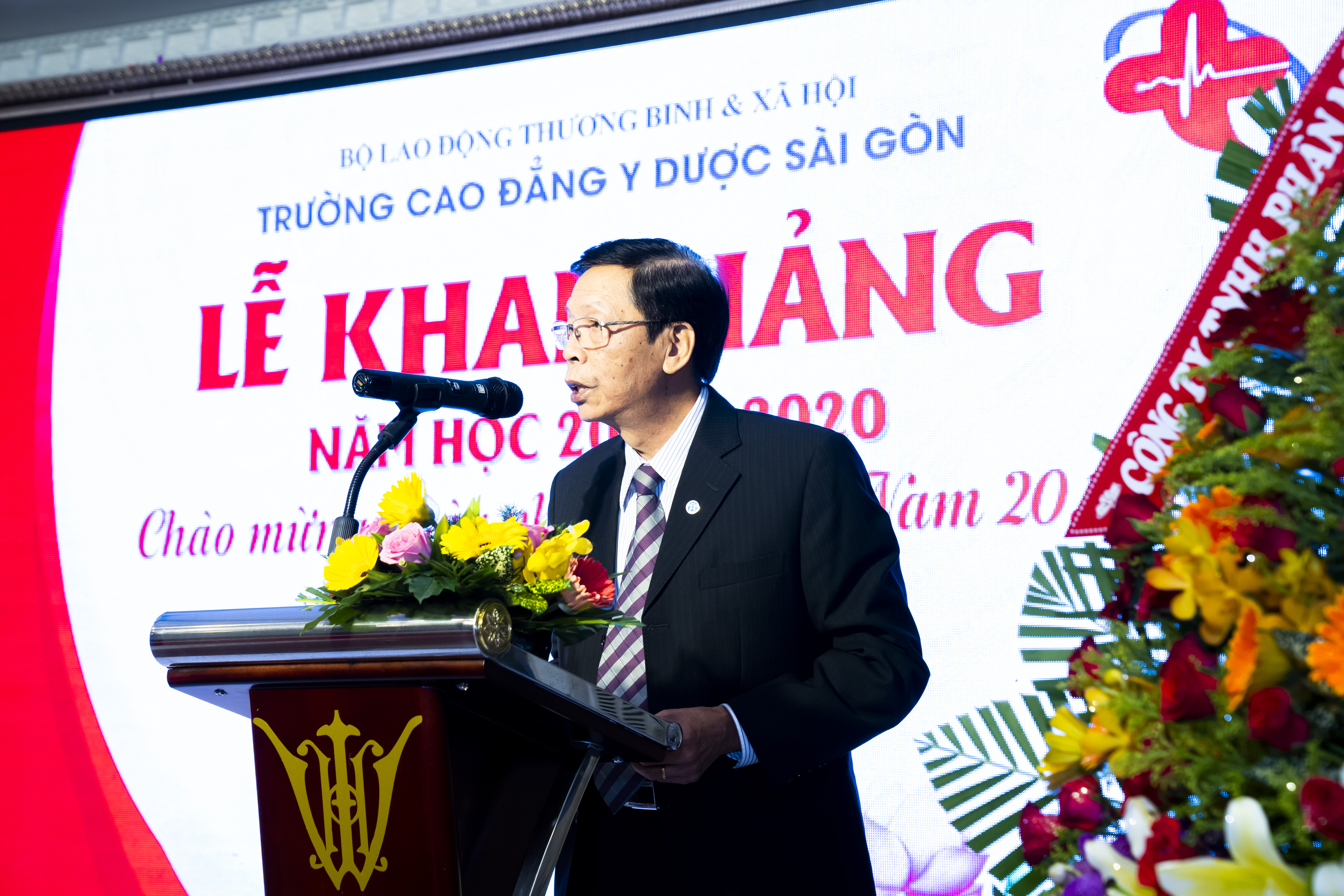 PGS. TS Nguyễn Mạnh Hùng - Nguyên Hiệu trưởng Trường Cao đẳng Y Dược Sài Gòn phát biểu trong buổi lễ Chào đón năm học mới 2019 – 2020