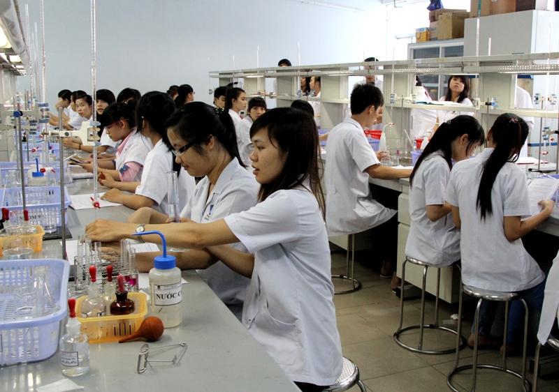Trường Cao đẳng Y Dược Sài Gòn tuyển sinh Cao đẳng Dược với điều kiện chỉ cần đỗ tốt nghiệp THPT