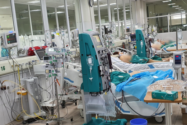 5 bệnh nhân COVID-19 nặng phải thở máy được cứu sống