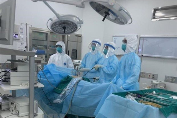 50 người đề nghị hiến phổi cho phi công người Anh: Nhận phổi hiến từ người cho chết não