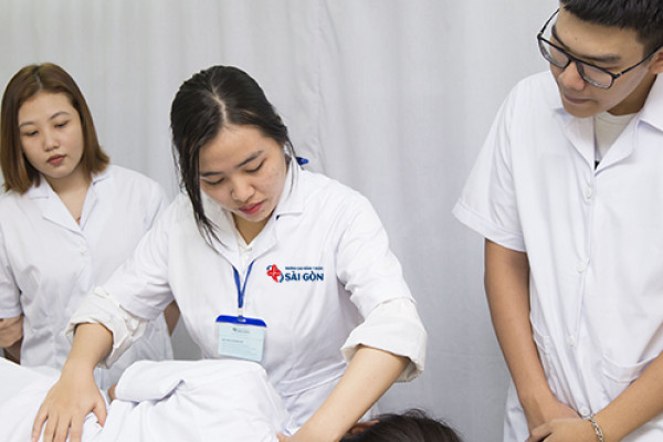 Bậc lương điều dưỡng Cao đẳng tại Việt Nam là bao nhiêu?