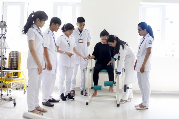 Bác sĩ Phục hồi chức năng là gì? Học Bác sĩ Bác sĩ phục hồi chức năng ở đâu?
