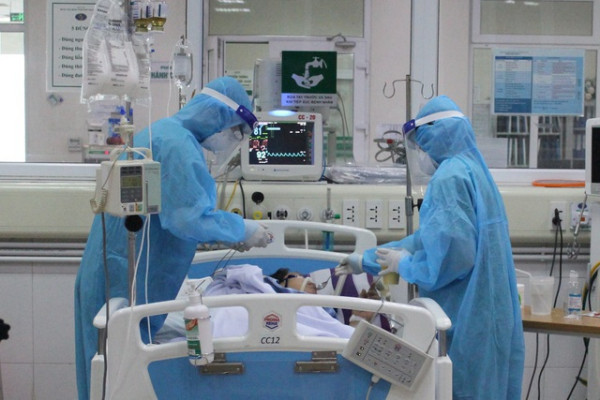 Bệnh nhân COVID-19 ở Quảng Ninh tổn thương phổi nặng, suy hô hấp