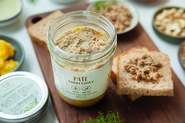 Bệnh nhân thứ 11 ngộ độc pate Minh Chay ở TP.HCM