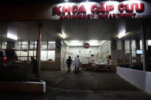 benh-nhan-to-bac-si-benh-vien-cho-ray-mo-song-nhu-thoi-trung-co