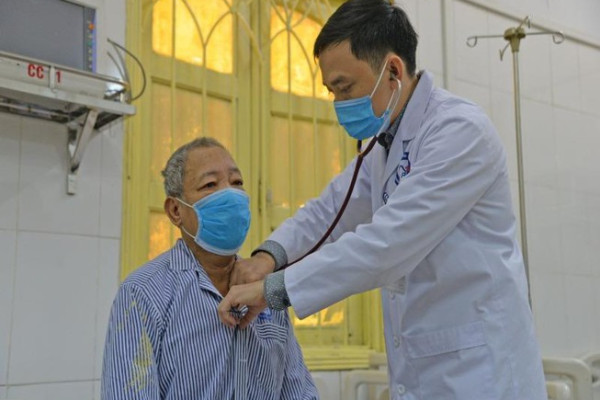 Bỏ chục triệu mua thuốc dỏm để rồi nguy kịch phải cấp cứu