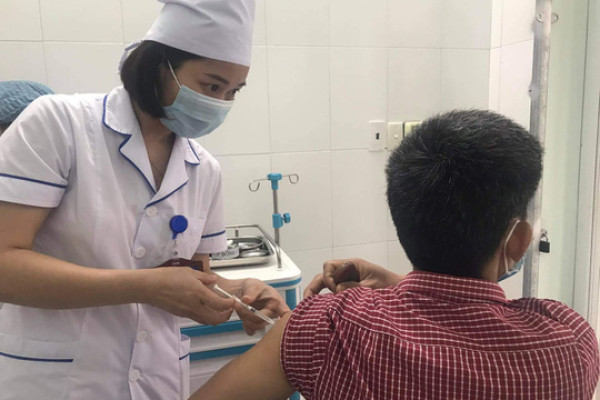 Bộ Y tế cảnh báo: Sau khi tiêm vắc-xin COVID-19, có những dấu hiệu này cần đến bệnh viện ngay