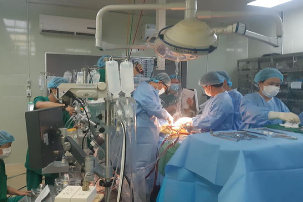 Ca ghép tạng xuyên Việt: Chuyển hai lá gan trong đêm từ Hà Nội vào TP.HCM để ghép cho bệnh nhân xơ gan