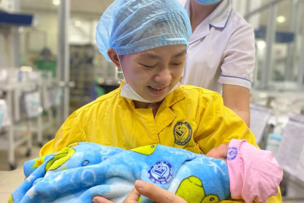 Ca phẫu thuật kỳ tích và cuộc hội ngộ đặc biệt của hai mẹ con sản phụ bị tai nạn giao thông