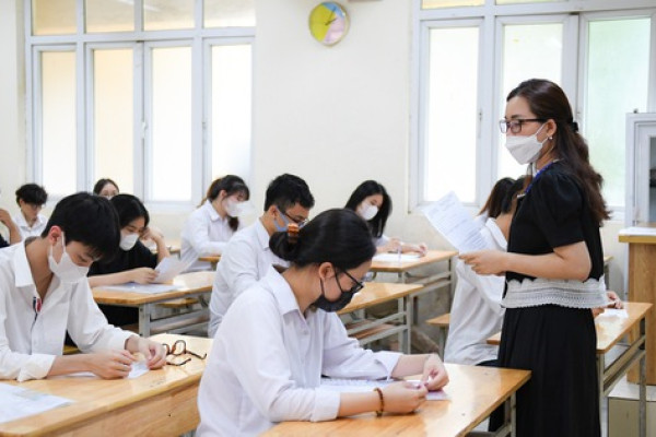 Càng thi ít càng phải học toàn diện