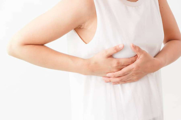 Dấu hiệu nhận biết tình trạng giãn ống dẫn sữa là gì?