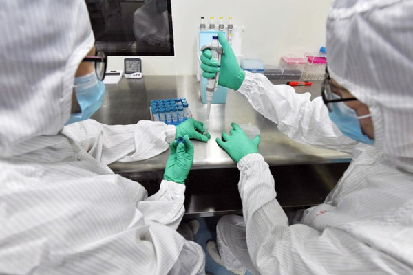 Dịch COVID-19: Mỹ bắt đầu thí nghiệm thuốc chống SARS-CoV-2