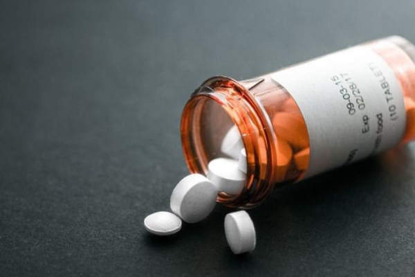 Khi dùng Aspirin + Dipyridamole bạn cần chú ý những điều gì?
