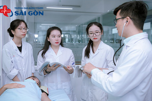 Không giỏi Hóa có học Dược được không? Có cách nào để học cải thiện?