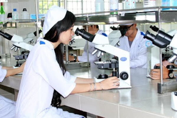 Ngành Hóa dược thi khối gì? Lấy điểm chuẩn bao nhiêu?