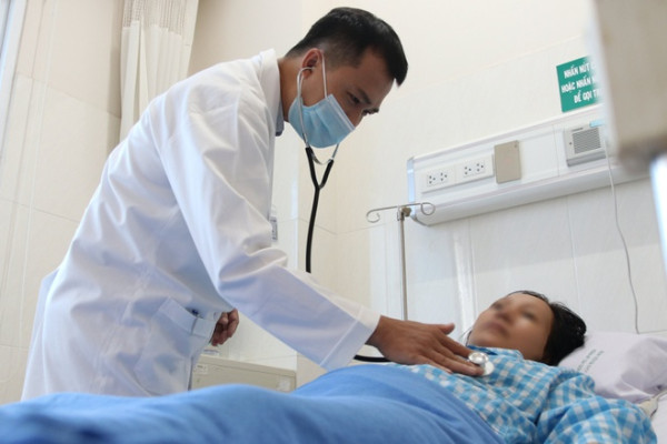 Người phụ nữ có khối u di động trong tim