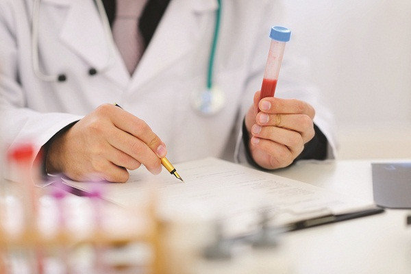 Nguyên nhân, triệu chứng và cách điều trị bệnh nhiễm trùng máu