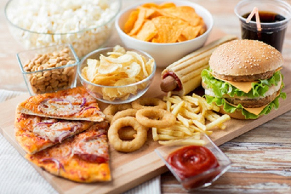 Những tác hại đáng gờm của thức ăn nhanh đối với sức khỏe