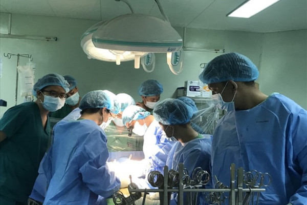 Phẫu thuật cùng lúc 3 van tim để cứu sống bệnh nhân nguy kịch
