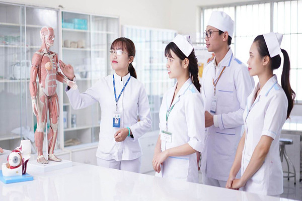 Tăng học phí ở các trường Y dược năm 2023 - 2024