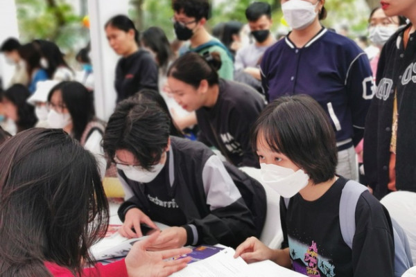 Thí sinh hãy chọn ngành trước khi chọn trường