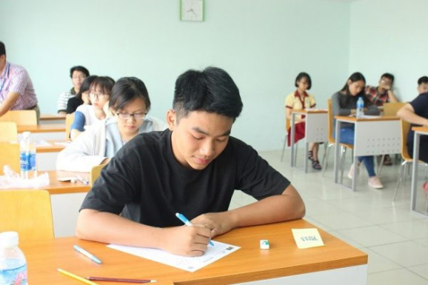 Thí sinh tự do cần lưu ý gì khi đăng ký dự thi tốt nghiệp THPT 2023?