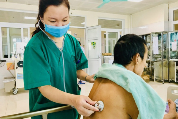 Thường xuyên làm bạn với “ma men”, người đàn ông bị thủng tạng