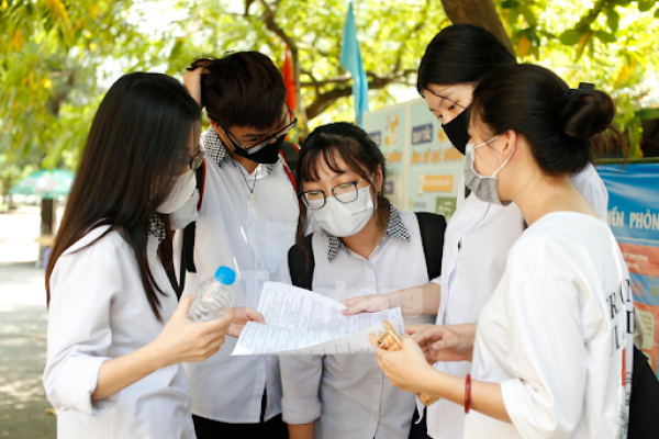 Tổ chức thi tốt nghiệp THPT năm 2022 phù hợp với tình hình dịch
