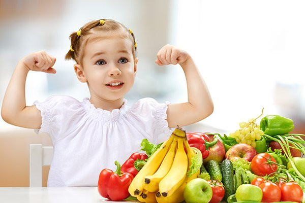 Để chữa viêm họng ở trẻ em thì nên ăn thực phẩm gì?