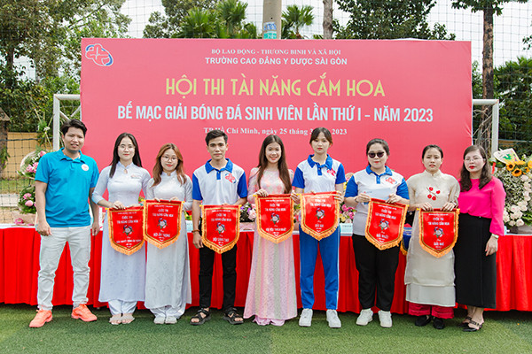 Trường Cao đẳng Y Dược Sài Gòn tổ chức Hội thi tài năng cắm hoa kỷ niệm 92 năm Đoàn Thanh niên Cộng sản HCM (26/3/1931 - 26/3/2023)