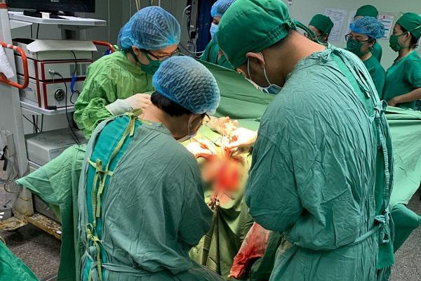 Tự ý xông hơi chữa bệnh, bỏng vùng "khó nói"