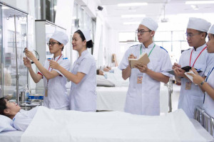 tuong-lai-dieu-duong-vien-neu-tot-nghiep-cao-dang-dieu-duong-tphcm