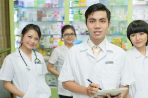 van-bang-2-cao-dang-duoc-tphcm-co-duoc-mo-quay-thuoc-khong