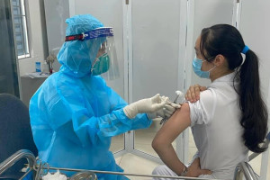 2-ngay-tiem-vaccine-covid-19-5-truong-hop-phan-ve-phai-xu-tri