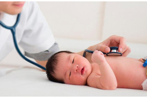 3-dau-hieu-tre-viem-phoi-ban-phai-dua-con-den-vien-ngay