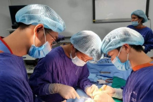 bac-si-giai-ma-hien-tuong-quy-ong-cuong-duong-suot-30-gio-dong-ho