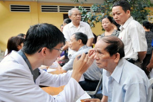 chinh-sach-cham-soc-nguoi-cao-tuoi-co-hoan-canh-kho-khan