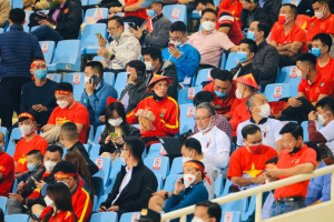 ha-noi-co-f0-tung-den-san-my-dinh-xem-tran-viet-nam-nhat-ban