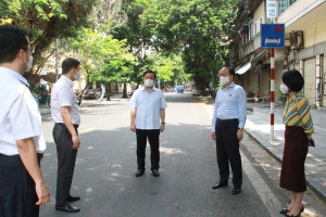 ha-noi-khan-cap-ra-soat-cach-ly-tam-thoi-nguoi-den-benh-vien-viet-duc-tu-199