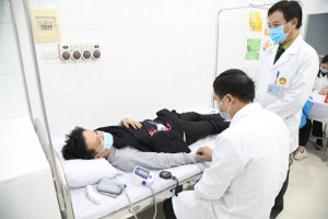 hom-nay-2112-tiem-thu-nghiem-vaccine-covid-19-cho-cac-tinh-nguyen-vien-con-lai