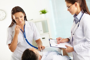 khi-dung-thuoc-alemtuzumab-dieu-tri-nguoi-benh-can-luu-y-nhung-dieu-gi